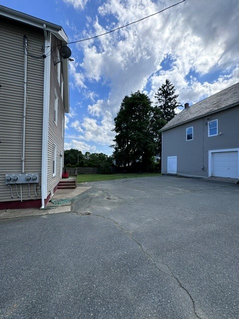 47 Kindergarten Street Woonsocket, RI 02895 - Photo 4 of 40