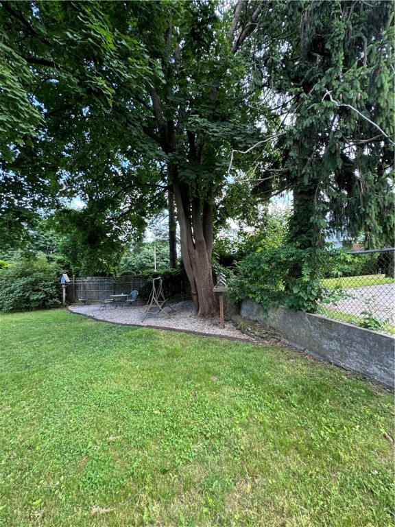 47 Kindergarten Street Woonsocket, RI 02895 - Photo 7 of 40