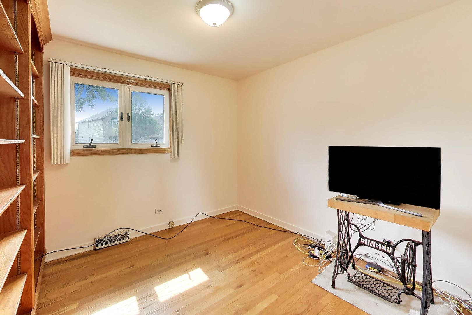 466 Ridgeland Avenue Elmhurst, IL 60126 - Photo 21 of 34 Gallery Image 21