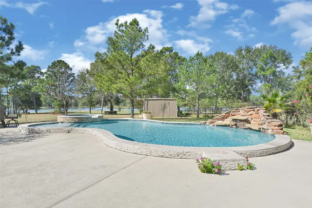 a view of a outdoor space