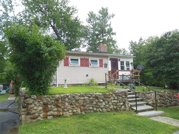 49 Acadia Road Gardner, MA 01440 - Photo 3 of 11 Gallery Image 3