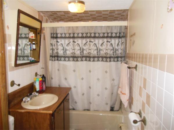 49 Acadia Road Gardner, MA 01440 - Photo 6 of 11 Gallery Image 6