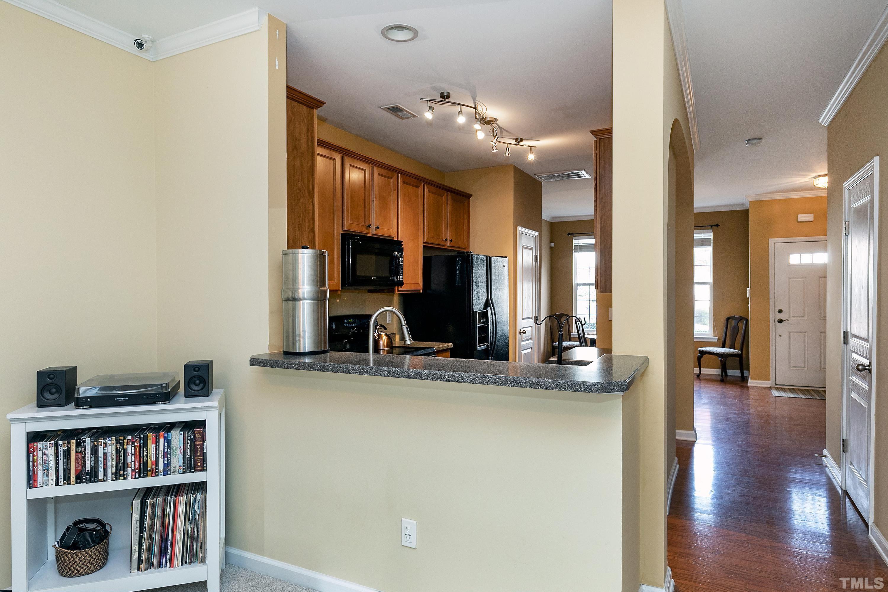 5319 Silver Moon Lane Raleigh, NC 27606 - Photo 9 of 28 Gallery Image 9