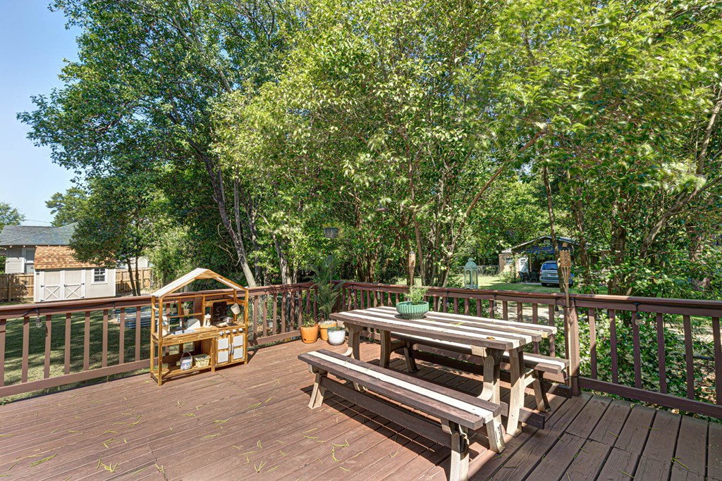 1205 Munro Avenue Columbus, GA 31906 - Photo 19 of 51 Back deck