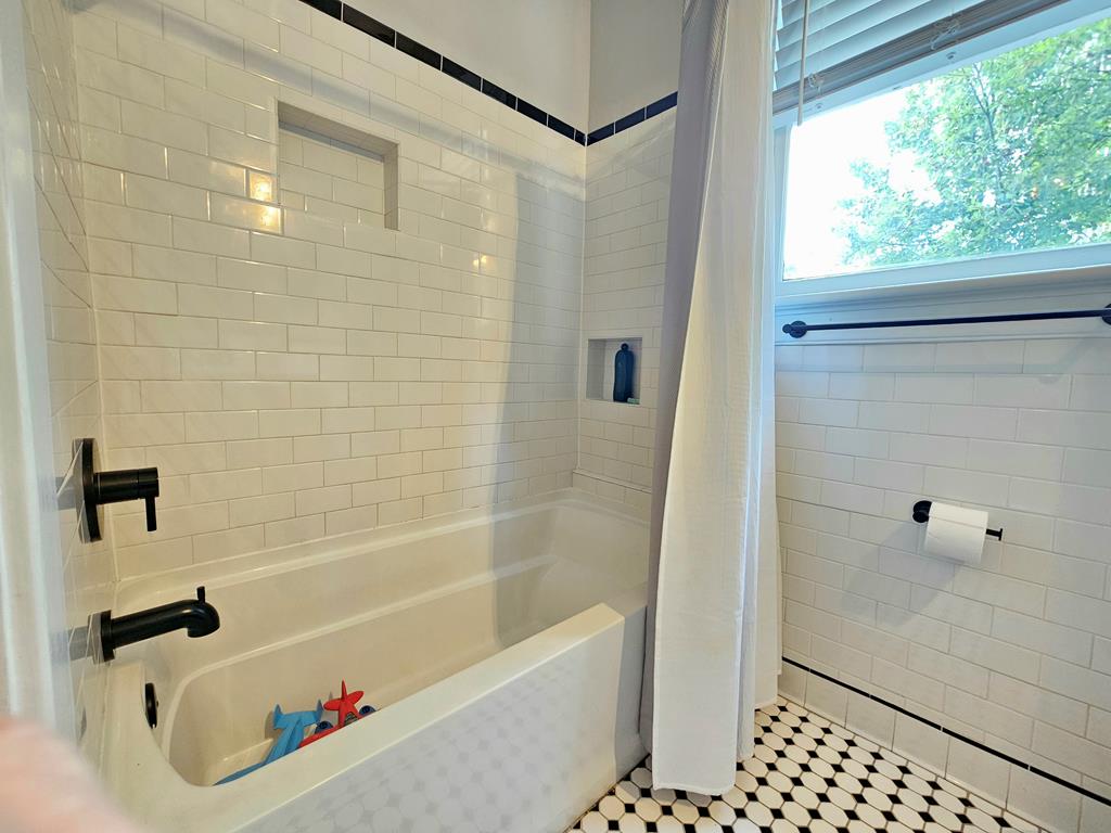 1205 Munro Avenue Columbus, GA 31906 - Photo 27 of 51 Hall Bath