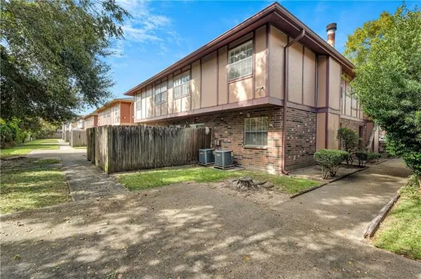 $1,600 | 5799 Tullis Drive, New Orleans, LA 70131