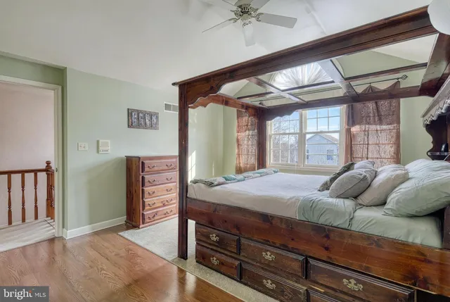 a view of a yard in front of house