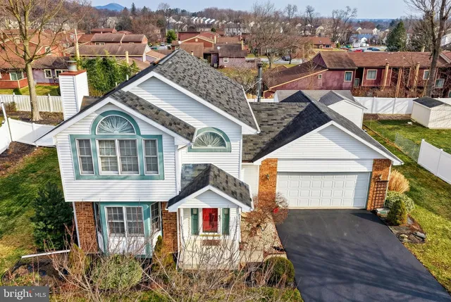 $384,900 | 118 Mountain View Drive, Enola, PA 17025