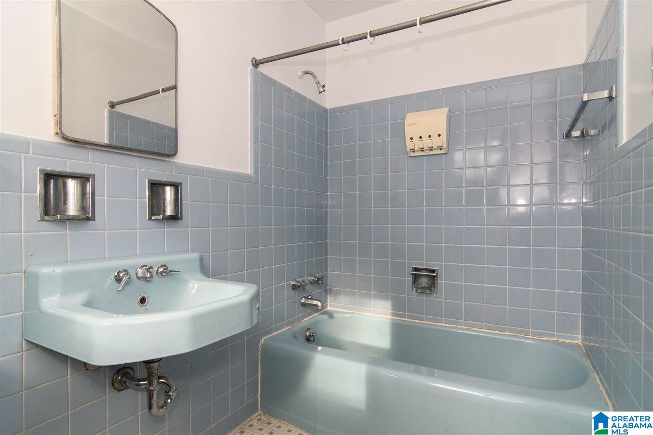 3017 North Woodridge Road Birmingham, AL 35223 - Photo 33 of 41