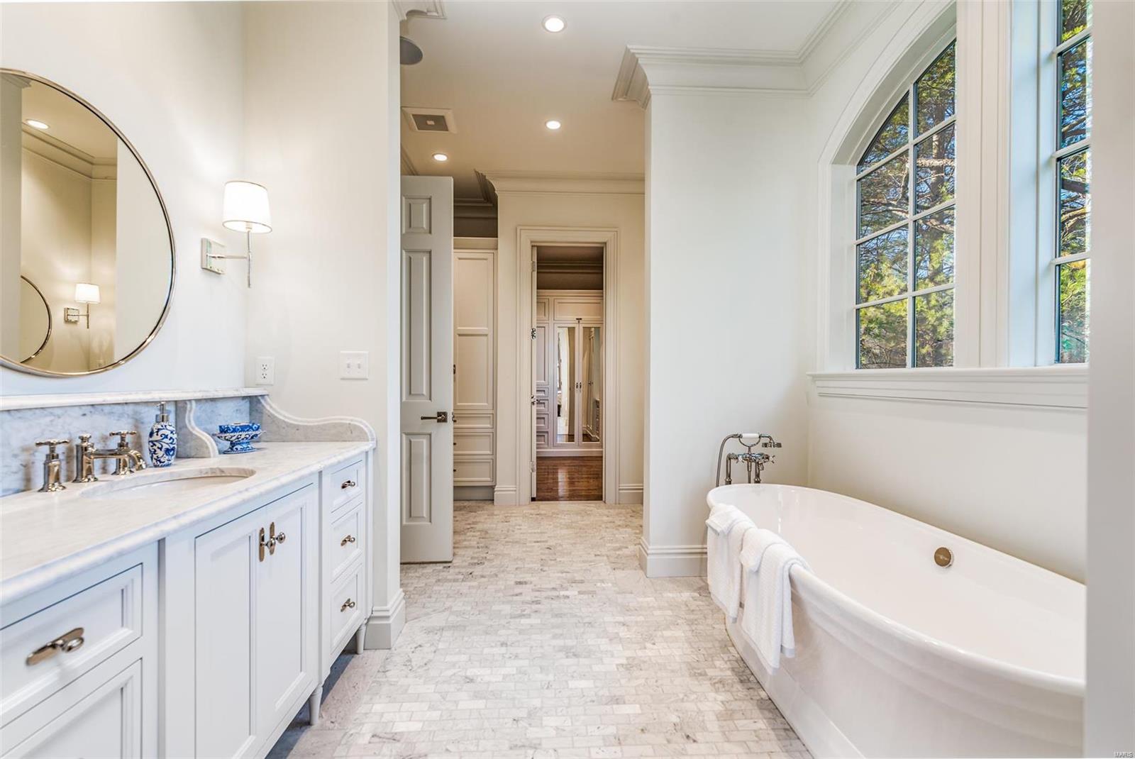 1926 South Mason Road St. Louis, MO 63131 - Photo 12 of 61