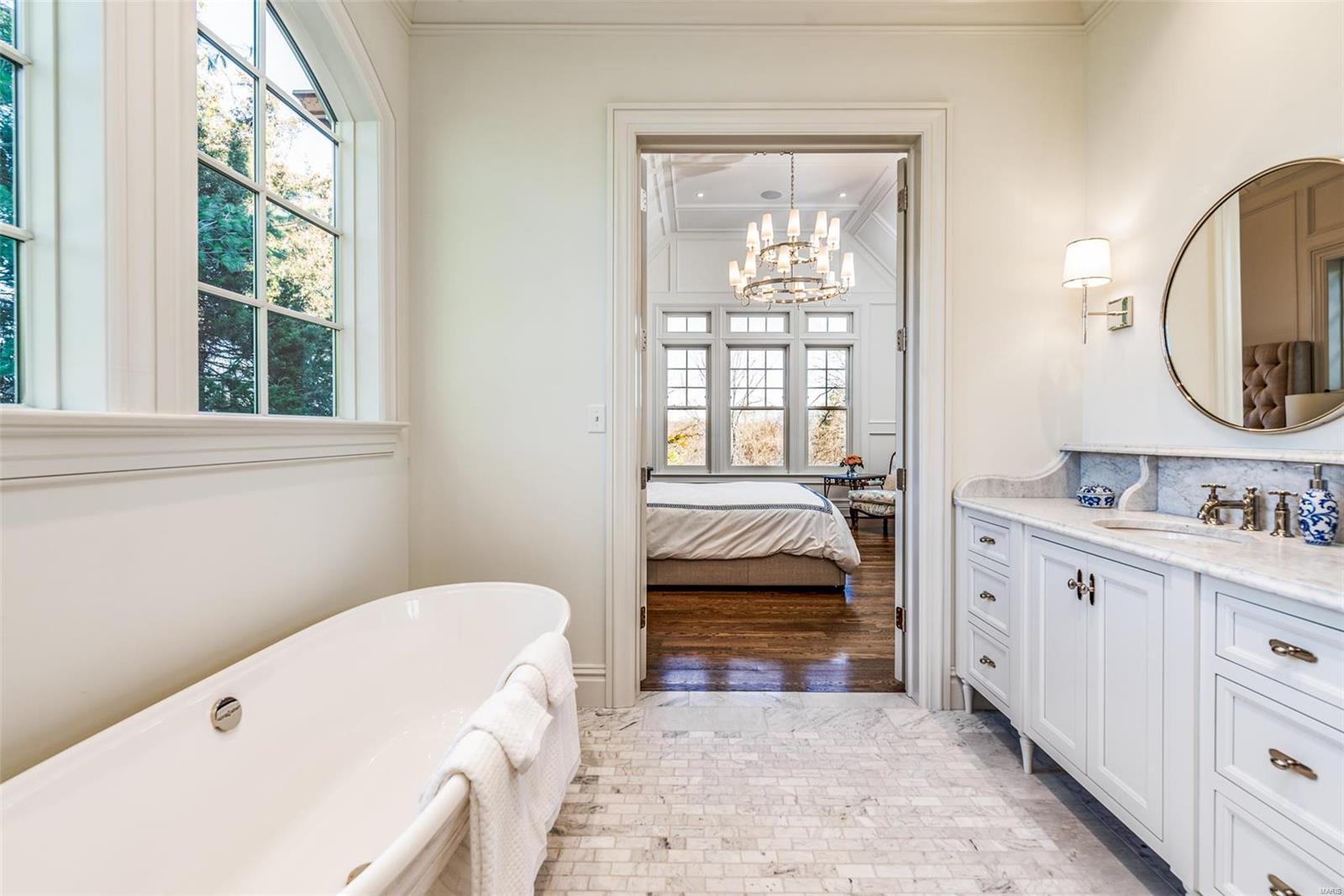 1926 South Mason Road St. Louis, MO 63131 - Photo 13 of 61