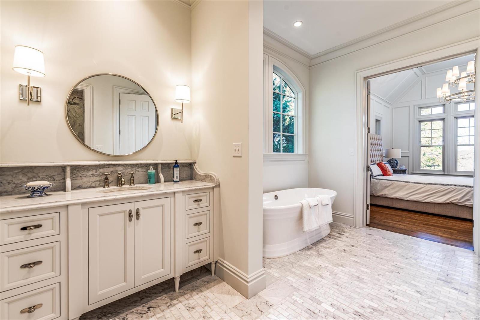 1926 South Mason Road St. Louis, MO 63131 - Photo 16 of 61