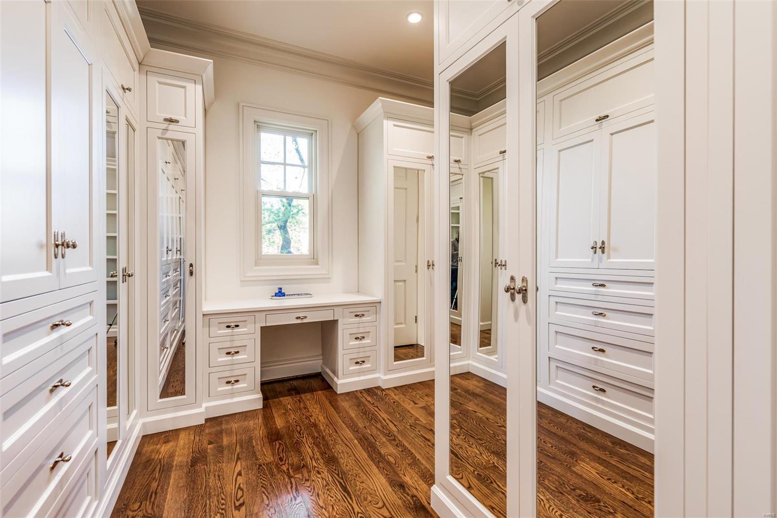 1926 South Mason Road St. Louis, MO 63131 - Photo 17 of 61