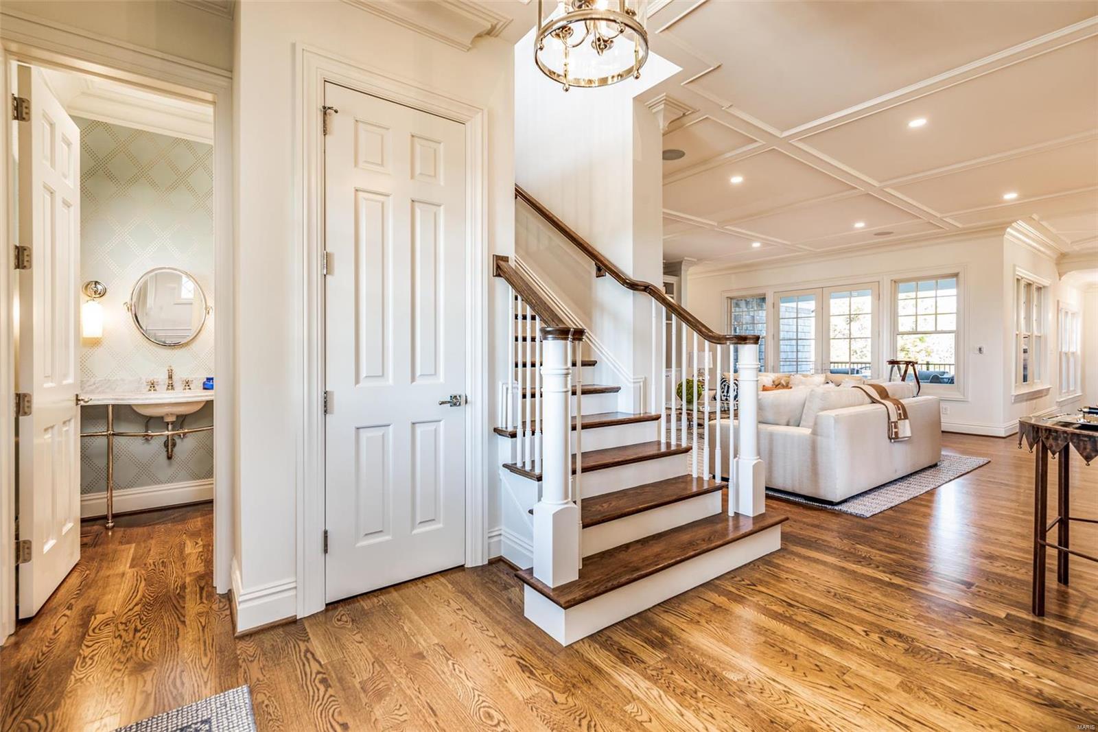 1926 South Mason Road St. Louis, MO 63131 - Photo 3 of 61