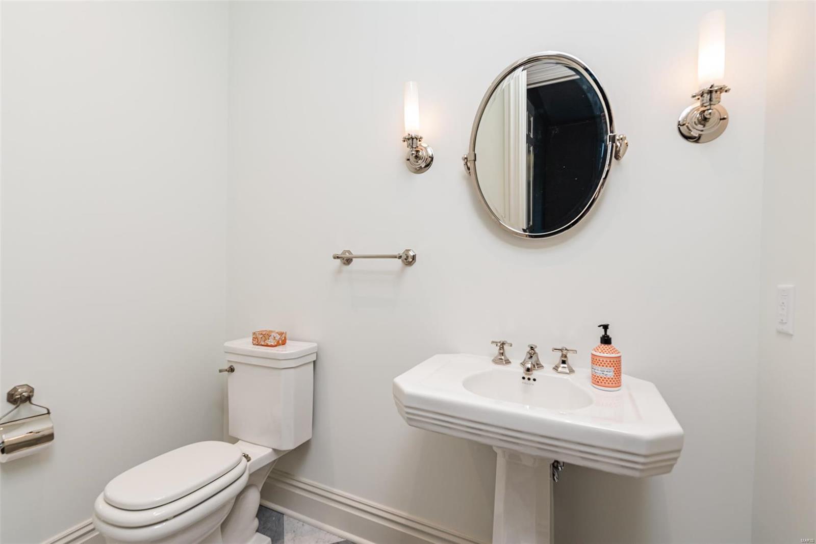 1926 South Mason Road St. Louis, MO 63131 - Photo 53 of 61