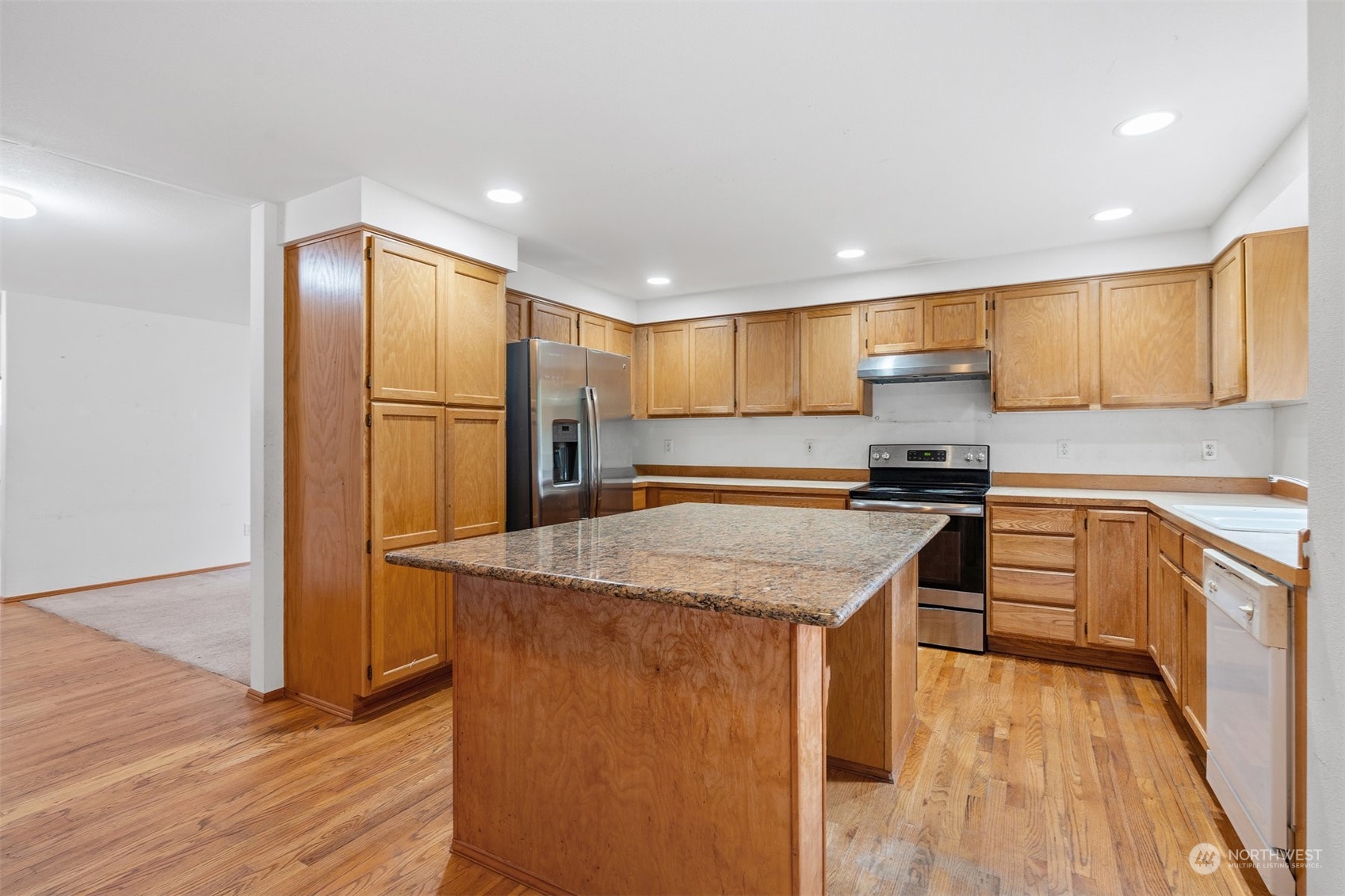 14718 Southeast 185th Place Renton, WA 98058 - Photo 9 of 32 Gallery Image 9