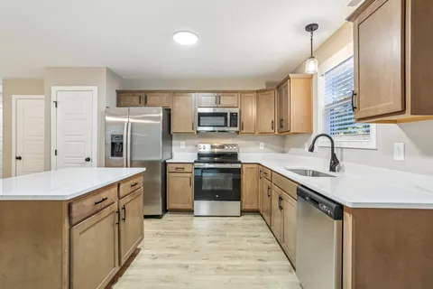 $324,400 | 331 Cardinal Crk Drive, Clarksville, TN 37040