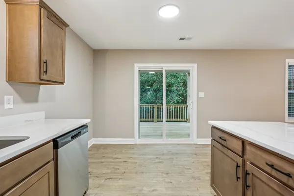 $324,400 | 331 Cardinal Crk Drive, Clarksville, TN 37040