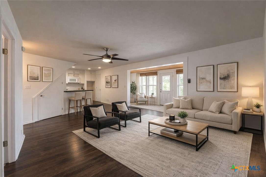 929 Red Bluff Ranch Road Pipe Creek, TX 78063 - Photo 4 of 37 Virtually staged Living room
