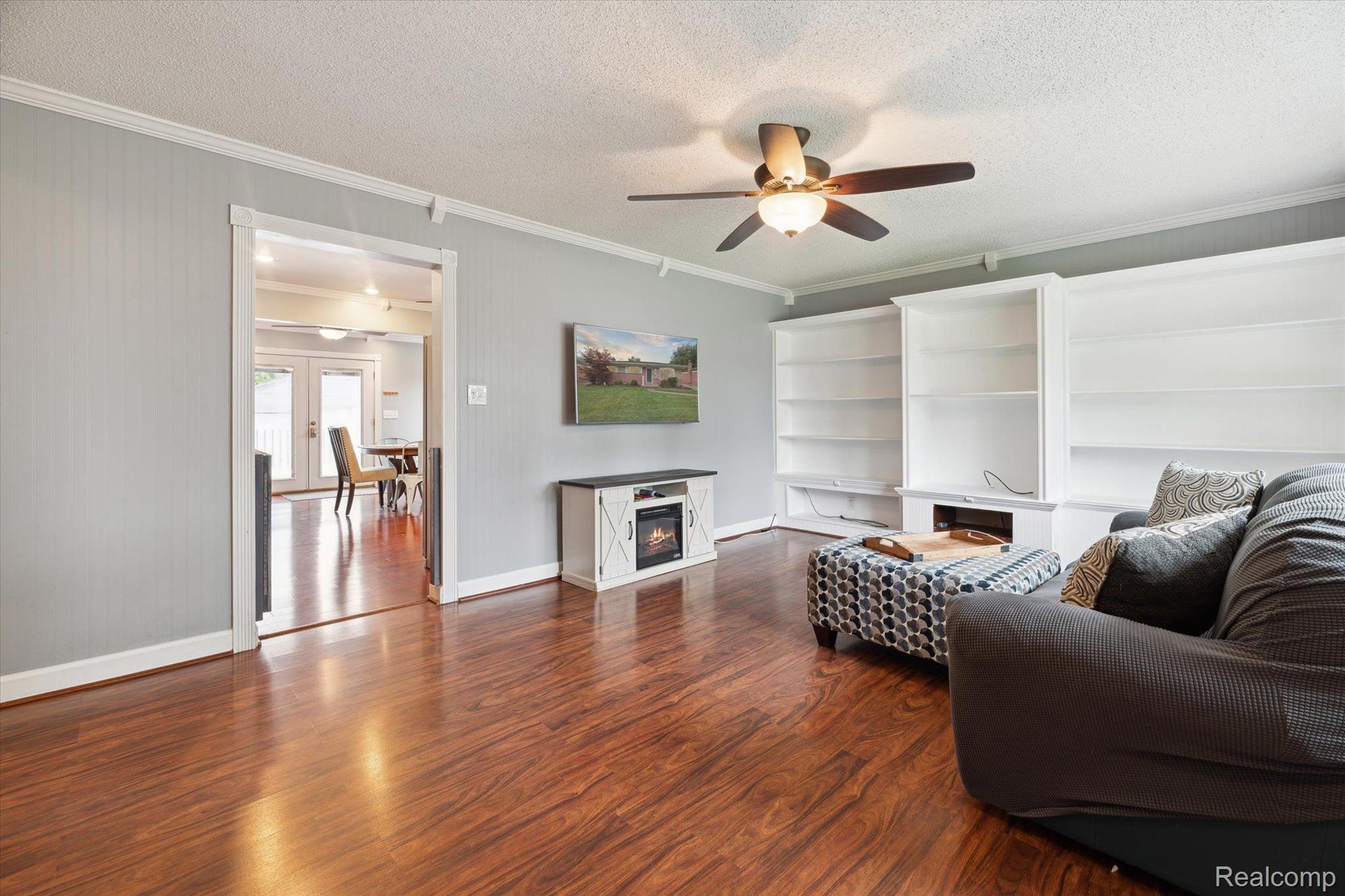13473 Perry Circle Warren, MI 48088 - Photo 12 of 45 Gallery Image 12