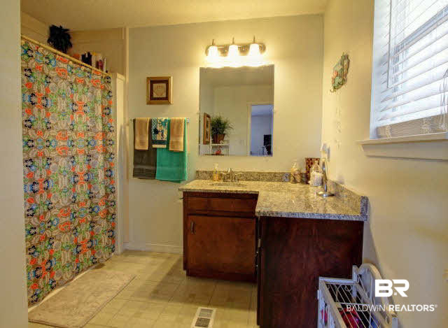 23220 T D Barnett Road Robertsdale, AL 36567 - Photo 13 of 24 master bathroom