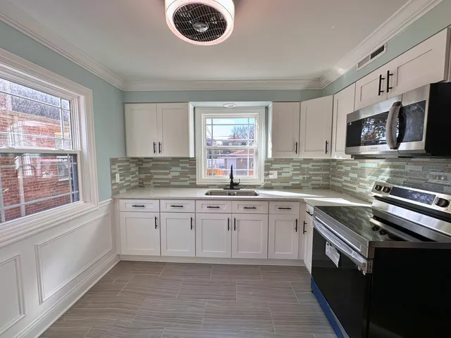 $3,200 | 9318 South Aberdeen Street, Chicago, IL 60620