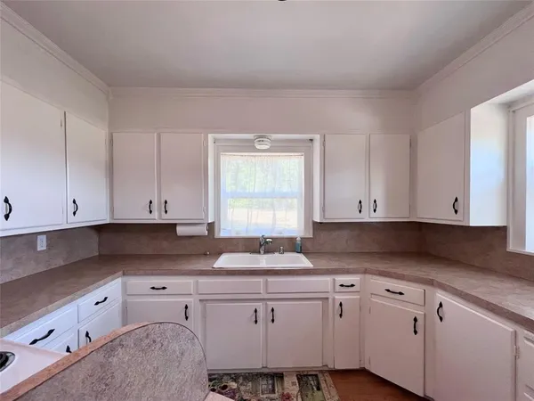 $1,900 | 6630 Hawk Road, Double Oak, TX 75022