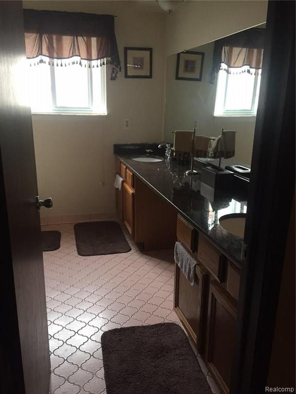 48081 Walden Road Macomb, MI 48044 - Photo 7 of 15