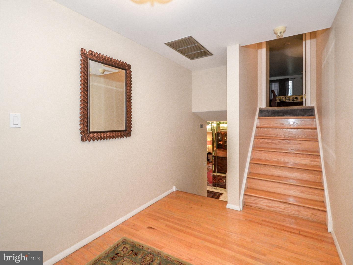 1267 Mettler Road Huntingdon Valley, PA 19006 - Photo 16 of 23 Hallway