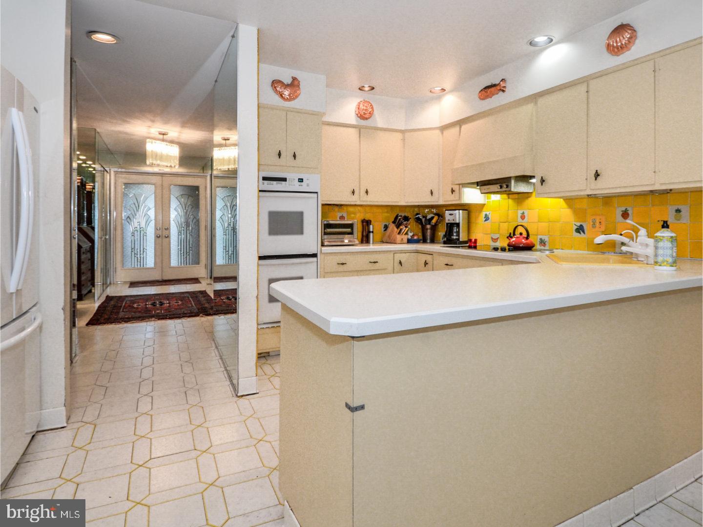 1267 Mettler Road Huntingdon Valley, PA 19006 - Photo 7 of 23 Kitchen