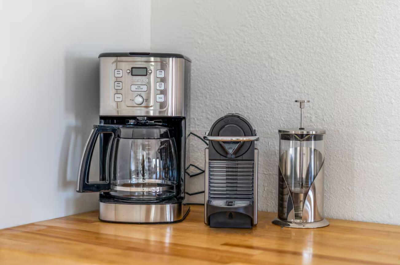 57725 Junipero Trail Yucca Valley, CA 92284 - Photo 24 of 46 a view of workspace with wooden floor