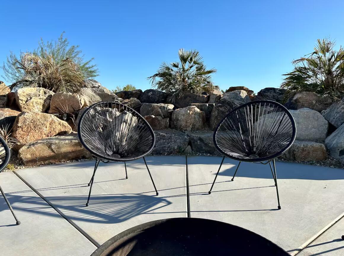 57725 Junipero Trail Yucca Valley, CA 92284 - Photo 28 of 46 a view of swimming pool and lounge chair