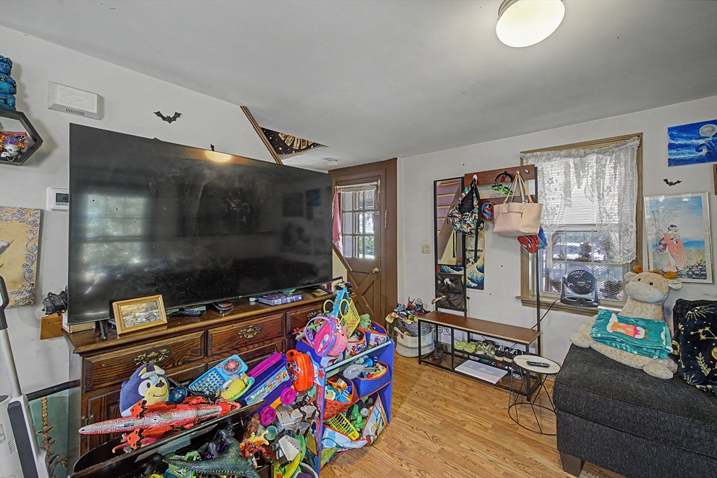 166 Summer Street Amherst, MA 01002 - Photo 9 of 23