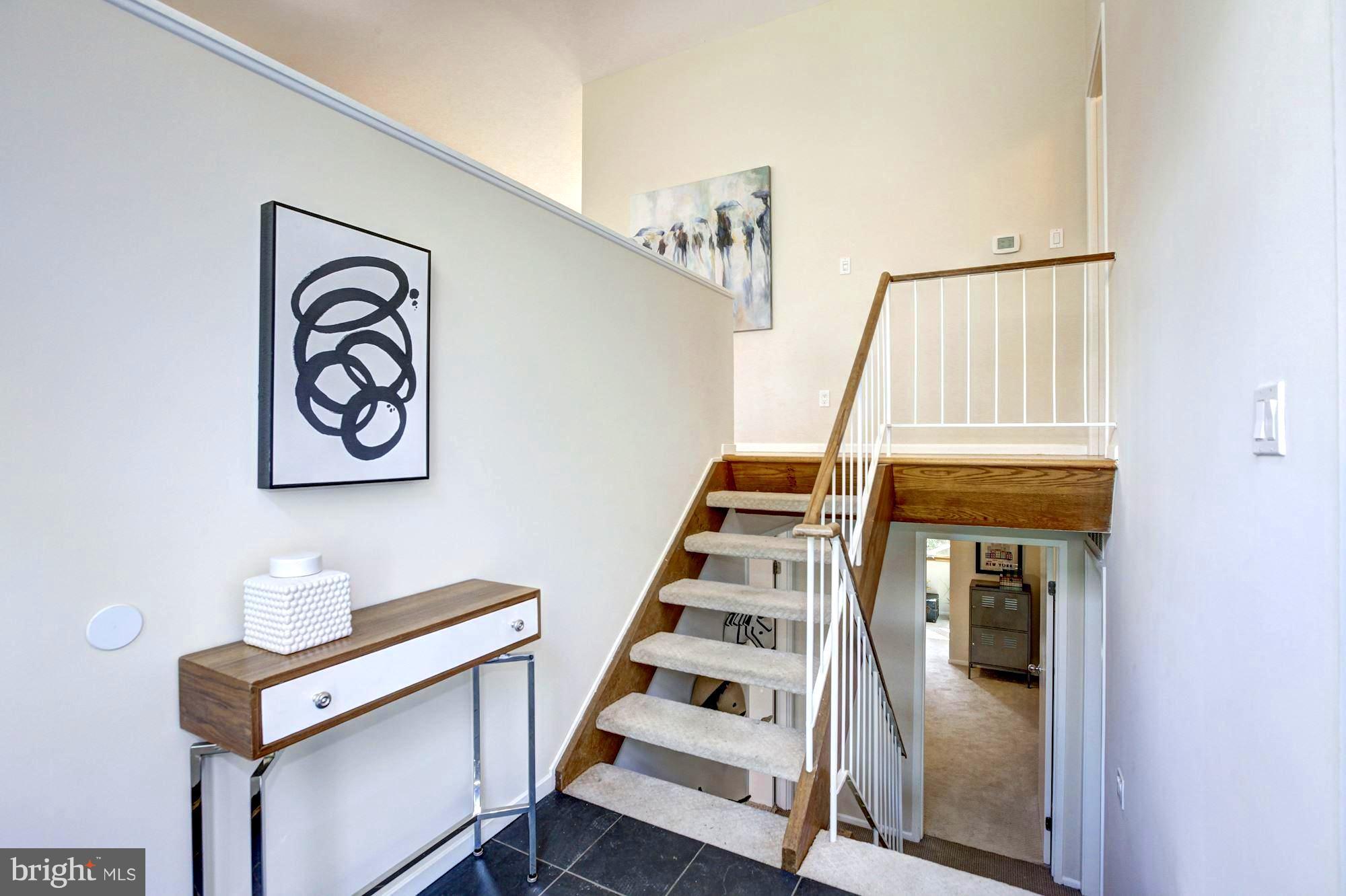 7904 Hamilton Spring Road Bethesda, MD 20817 - Photo 3 of 30 Open foyer welcomes you!