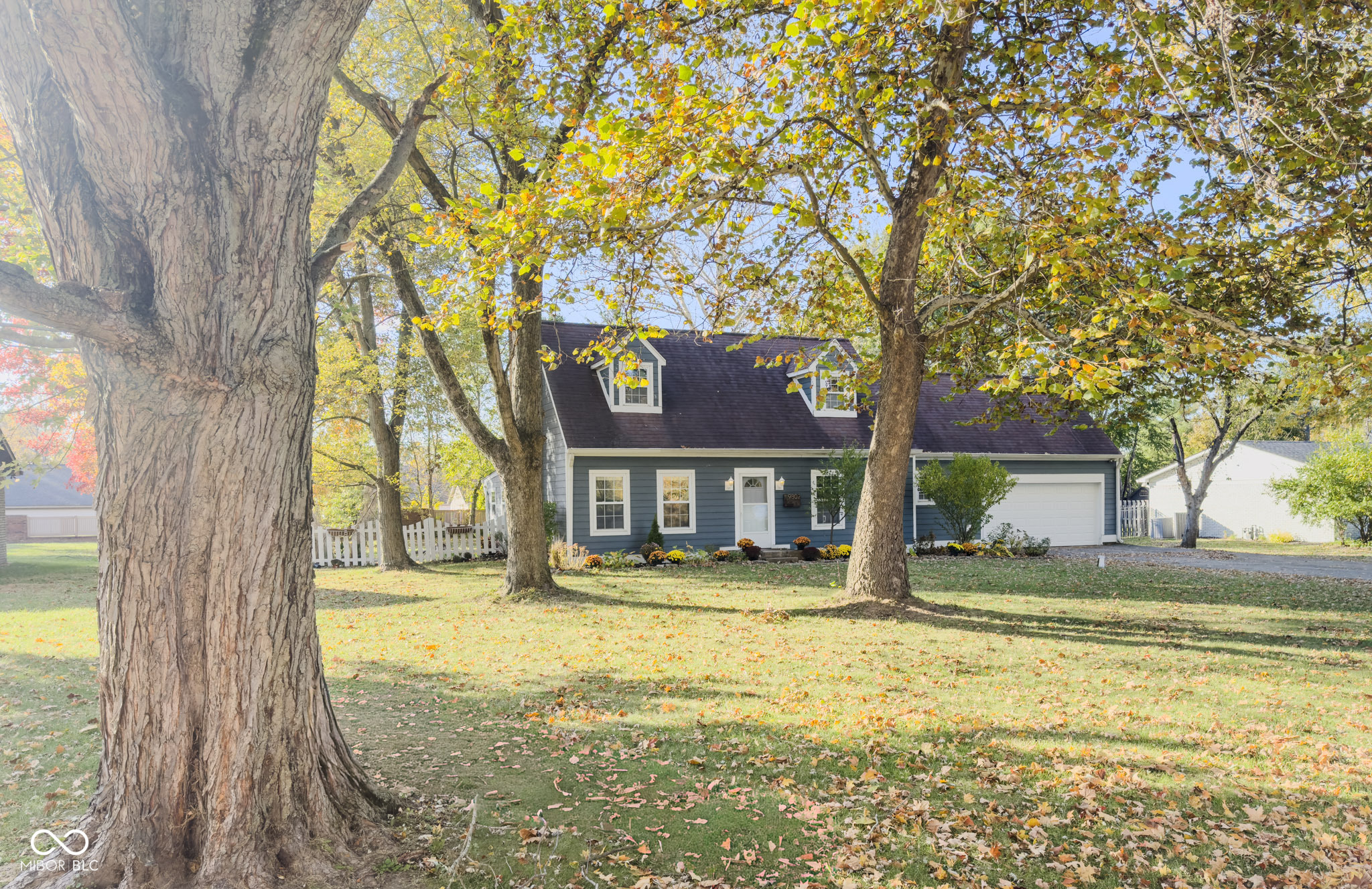 9802 Hamilton Hills Lane Fishers, IN 46038 - Photo 2 of 36