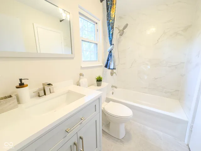 $393,900 | 9802 Hamilton Hills Lane, Fishers, IN 46038