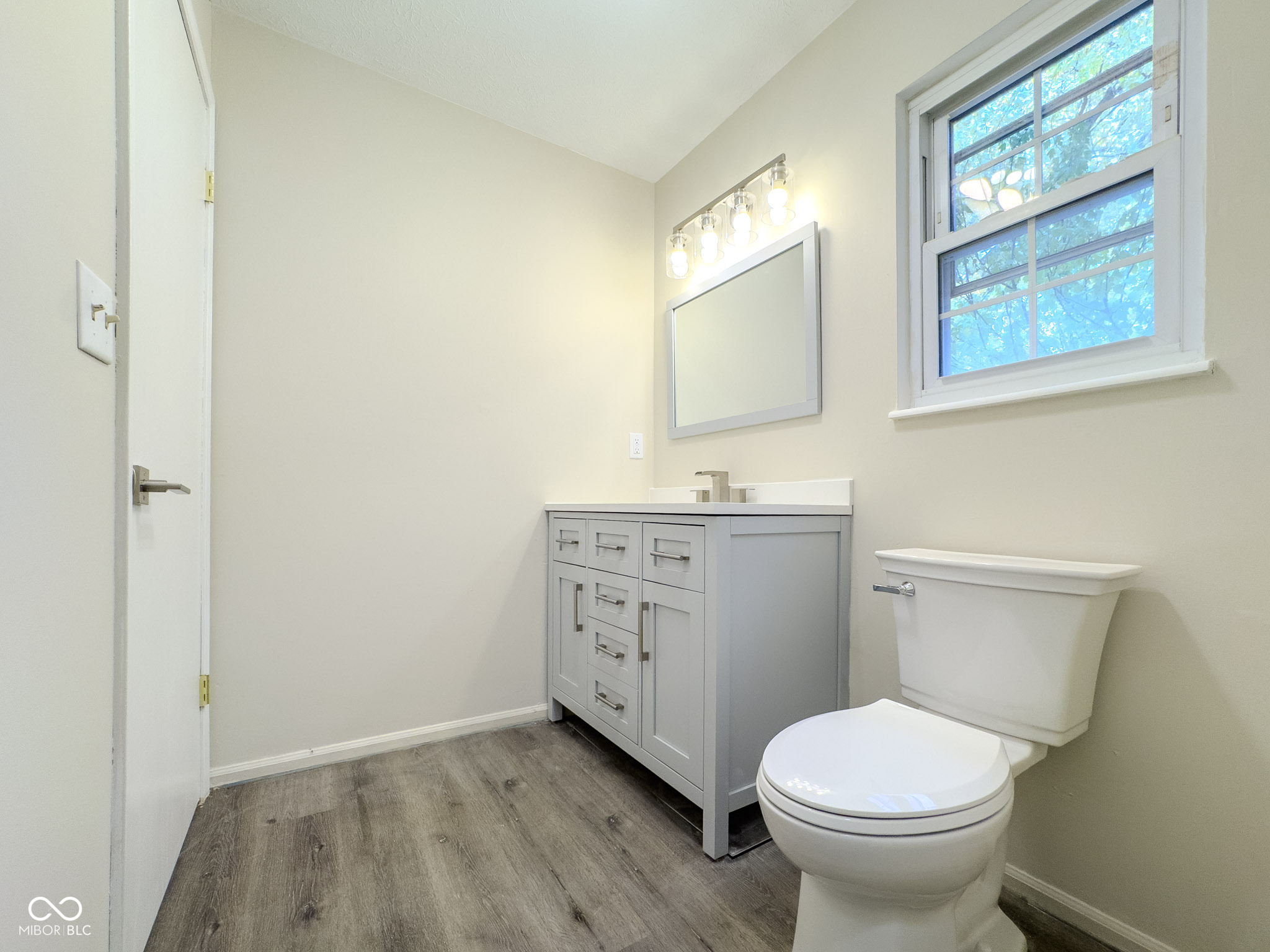 9802 Hamilton Hills Lane Fishers, IN 46038 - Photo 10 of 36