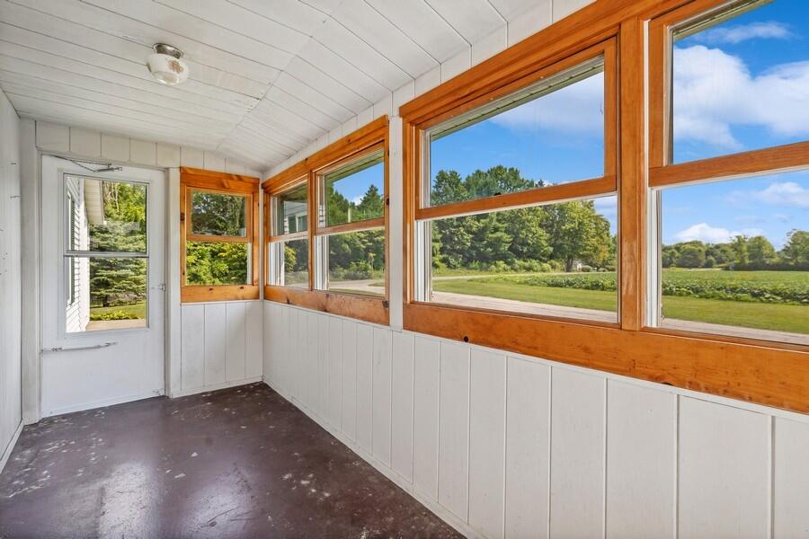 8624 Hagar Shore Road Watervliet, MI 49098 - Photo 11 of 30 Three Season Room