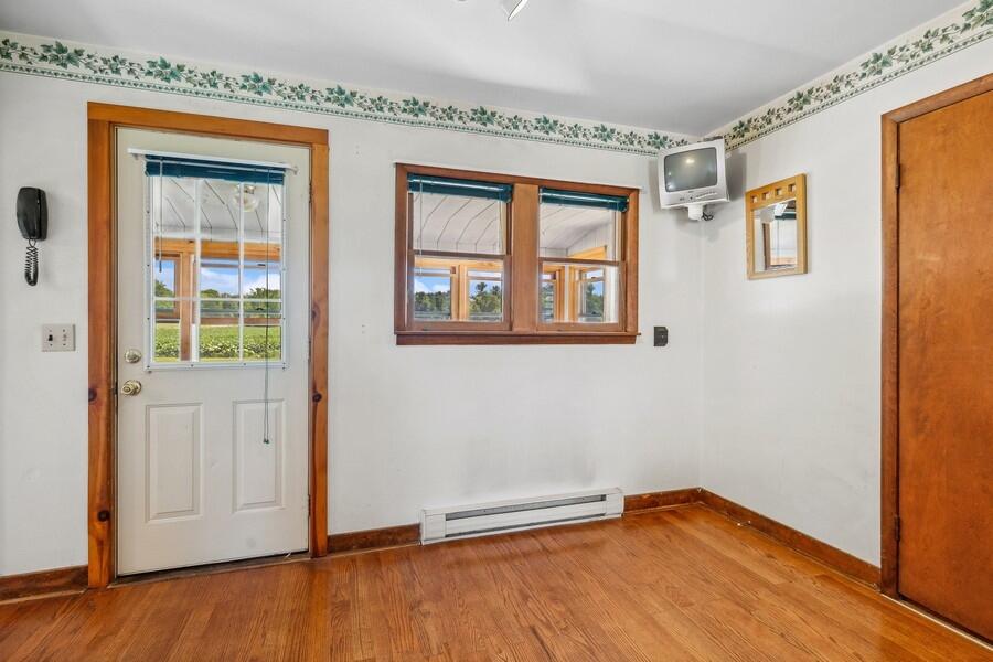 8624 Hagar Shore Road Watervliet, MI 49098 - Photo 10 of 30 Eating Area