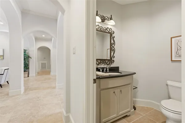 $900,000 | 8111 Hideaway Lake Circle, Spring, TX 77389