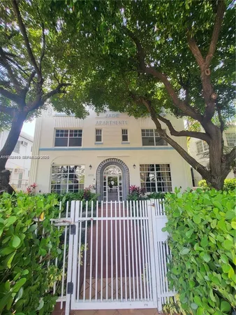 $2,500 | 1008 Jefferson Avenue, Unit 303, Miami Beach, FL 33139