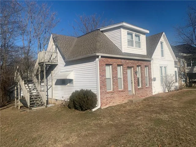 $400,000 | 14 West 7 Street, Parkville, MO 64152