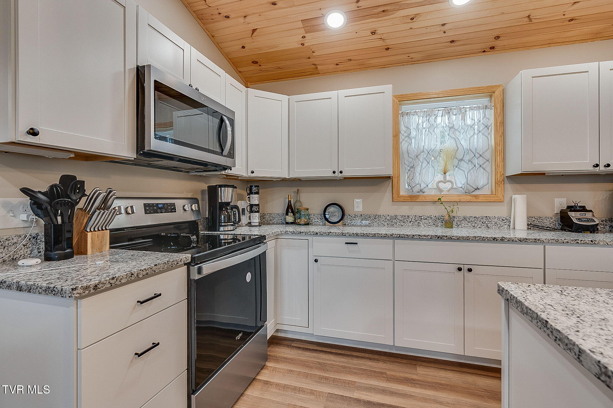 117-135 Ridgeview Drive Elizabethton, TN 37643 - Photo 13 of 68 010