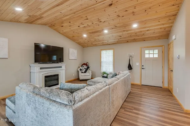 $2,050,000 | 117-135 Ridgeview Drive, Elizabethton, TN 37643