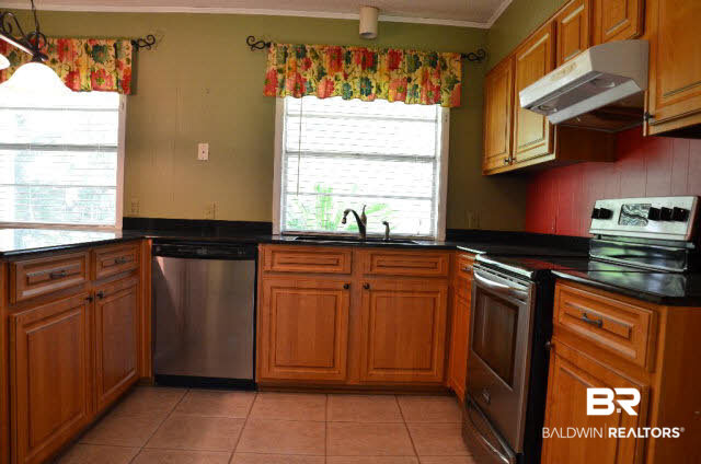 16533 Danne Road Fairhope, AL 36532 - Photo 14 of 41 Kitchen