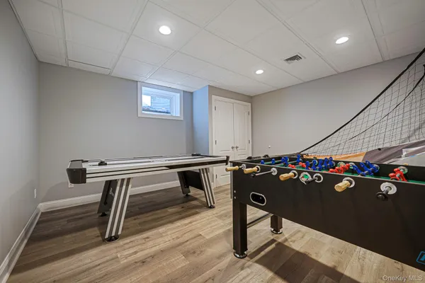 a view of a workspace with furniture