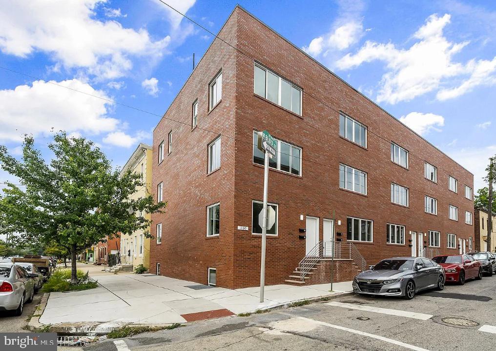300 Budd Street, Unit B2 Philadelphia, PA 19104 - Photo 4 of 23 a building view