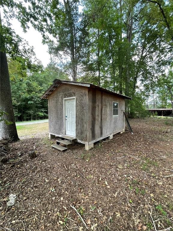 1041 Brooks Road Reidsville, NC 27320 - Photo 41 of 46 Gallery Image 41