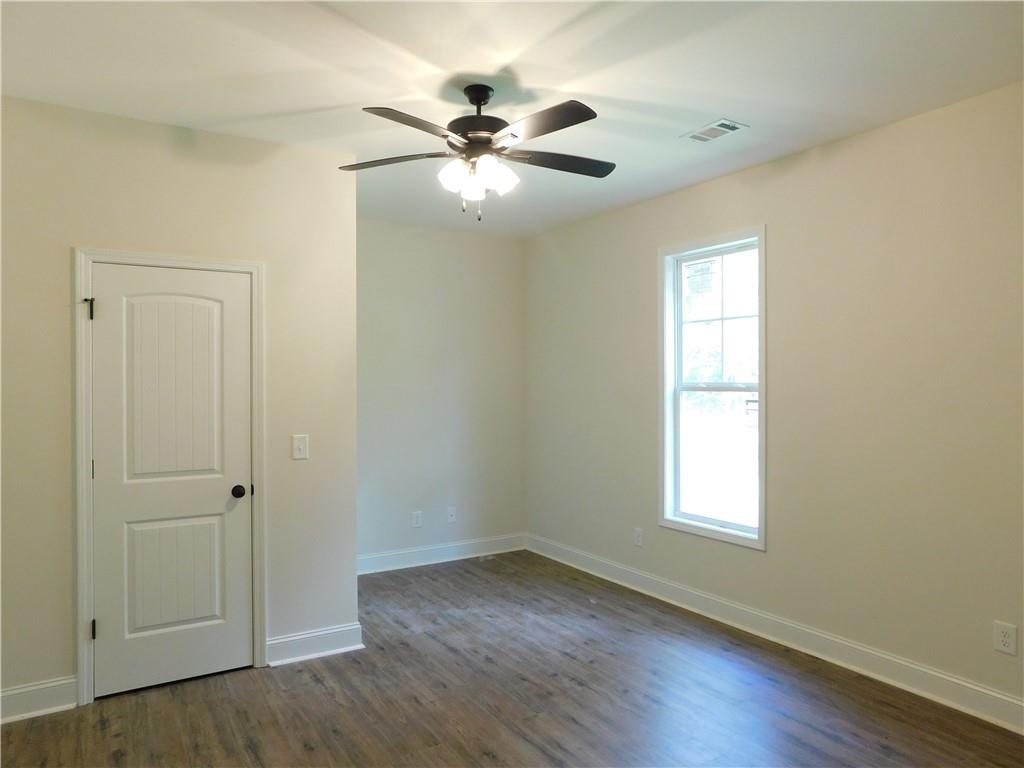 129 Jenkins Road Opelika, AL 36804 - Photo 16 of 21 Gallery Image 16