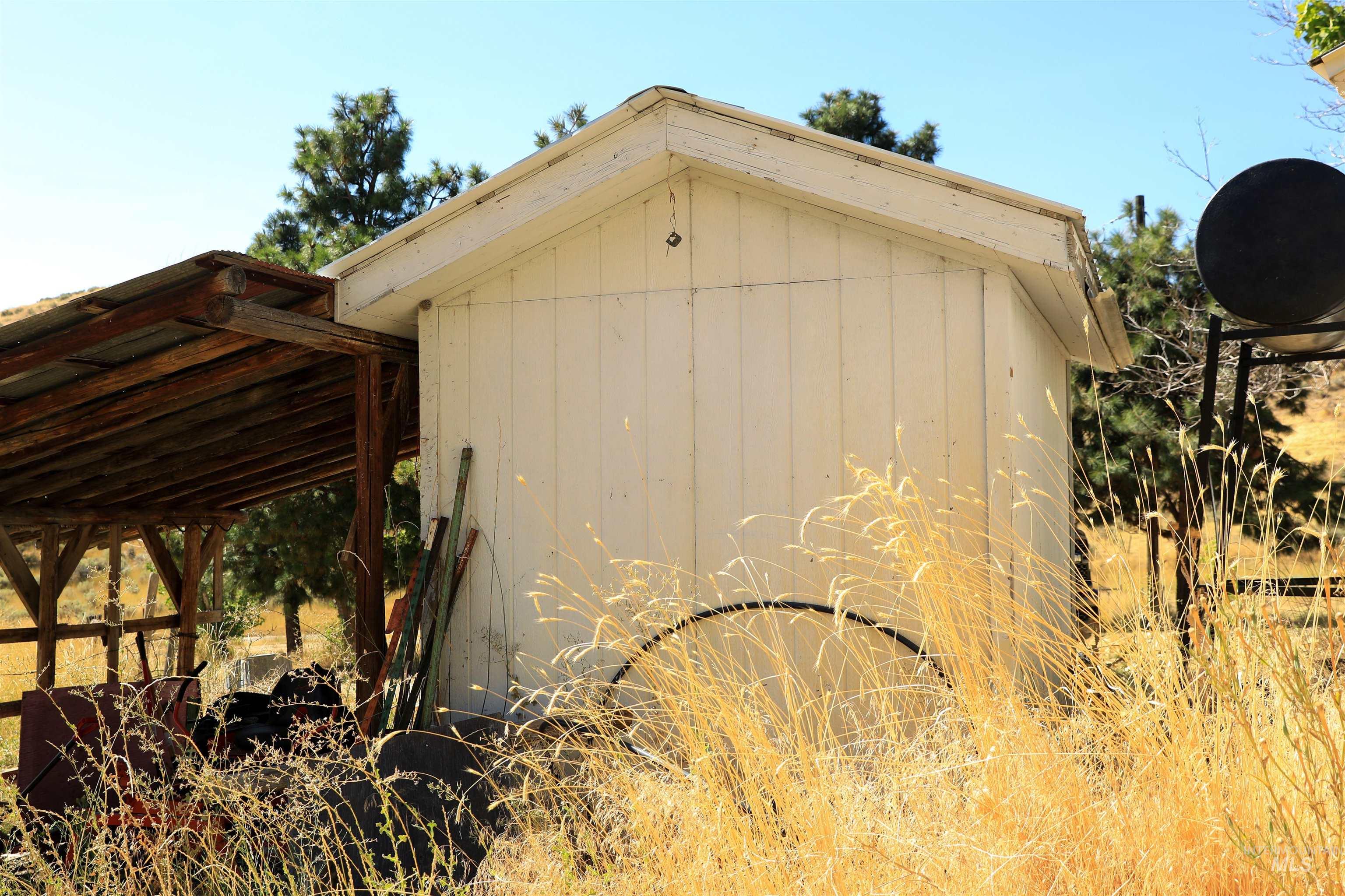 1550 Thousand Springs Road Weiser, ID 83672 - Photo 28 of 42 View of outbuilding